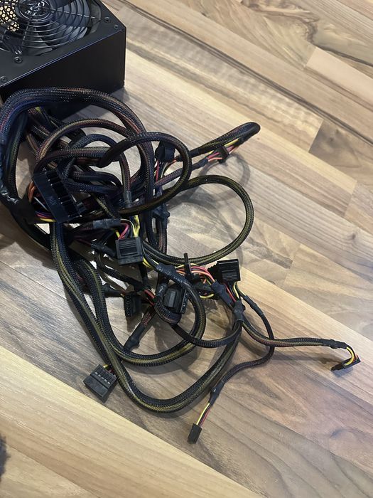 Геймърско компютърно захранване OCZ Stealth Xstream 2 - 700w