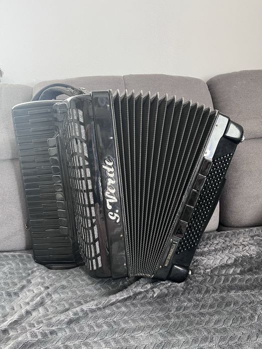 Acordeon Weltmeister supita s4 personalizat