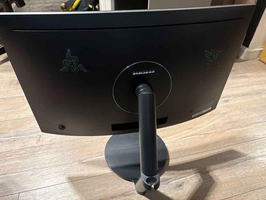 Монитор Samsung C27FG70FQI [LC27FG70FQIXCI]