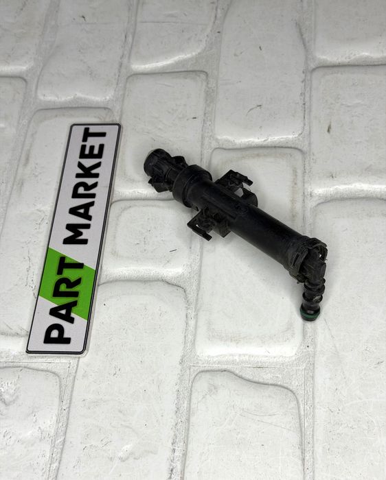 Дясна пръскалка предна броня AUDI Q5 / SQ5 8R 8R0955102A