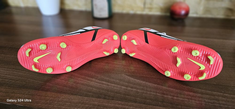 Ghete fotbal Nike Phantom mărimea 40