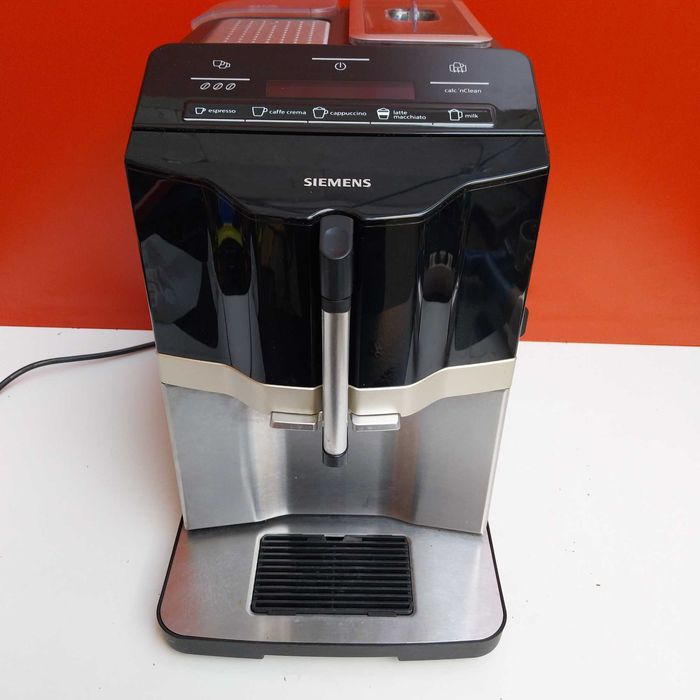 НАЙ ДОБРАТА ОФЕРТА Кафемашина Siemens EQ.3 s500