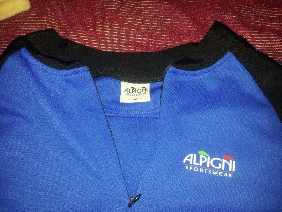 Продавам велотениска размер М