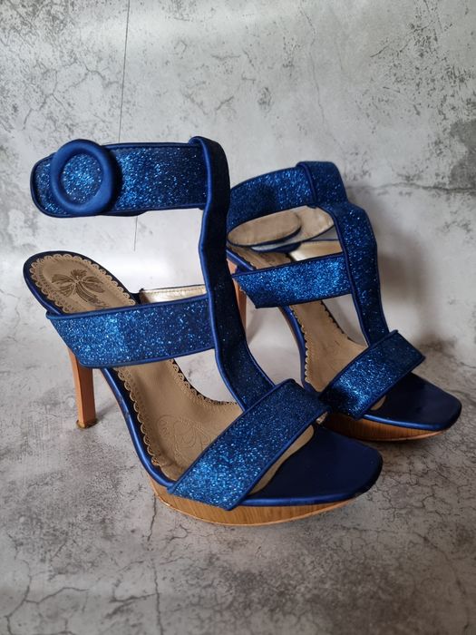 Туфли босоножки на шпильке