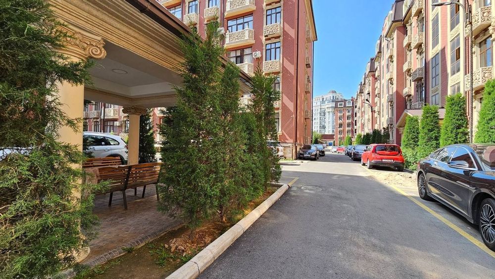 Продам квартиру Дархан 4/2/6 105м2