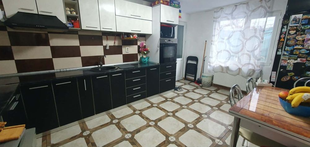 Vând casă în Bărcănești