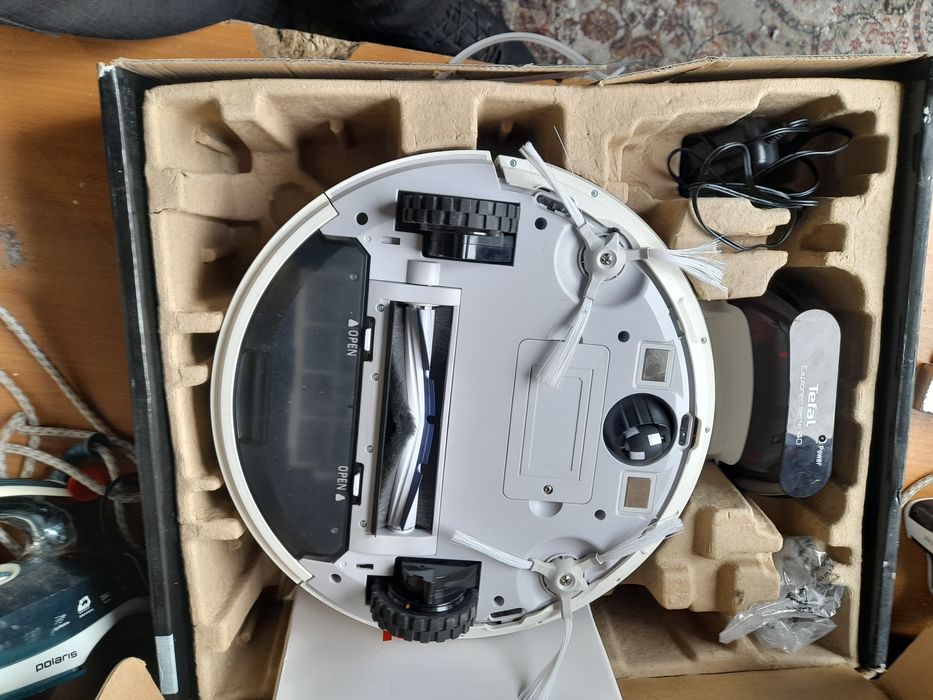 Робот пылесос продам