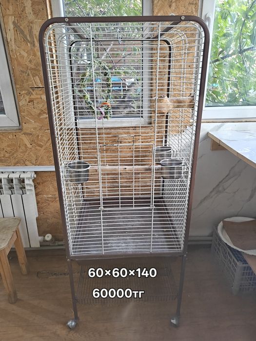 Продам клетки для попугаев и до животных бу