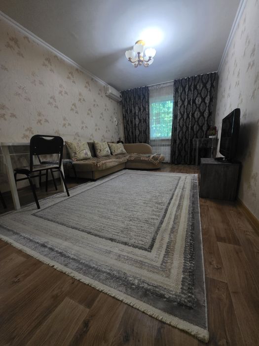 Сдается 2 комнат в центре 13000