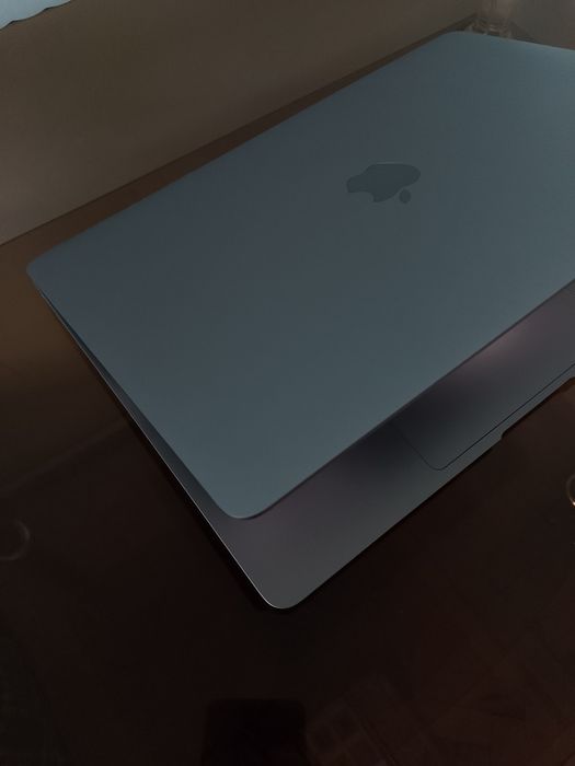 Macbook air M1 sotiladi
