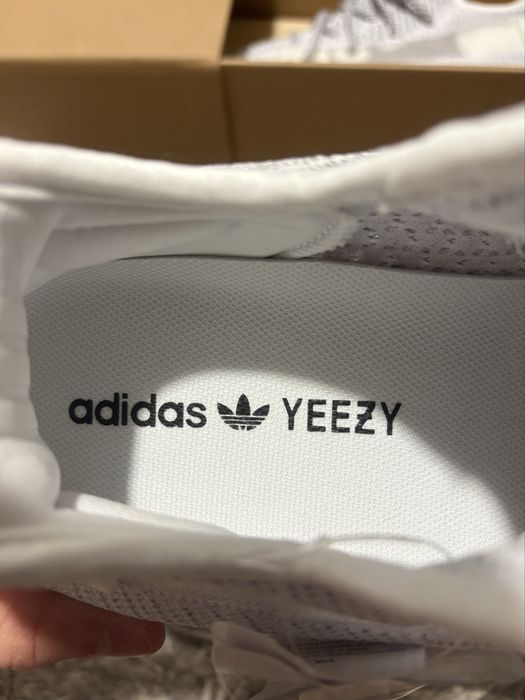 Yeezy 350v2 static
