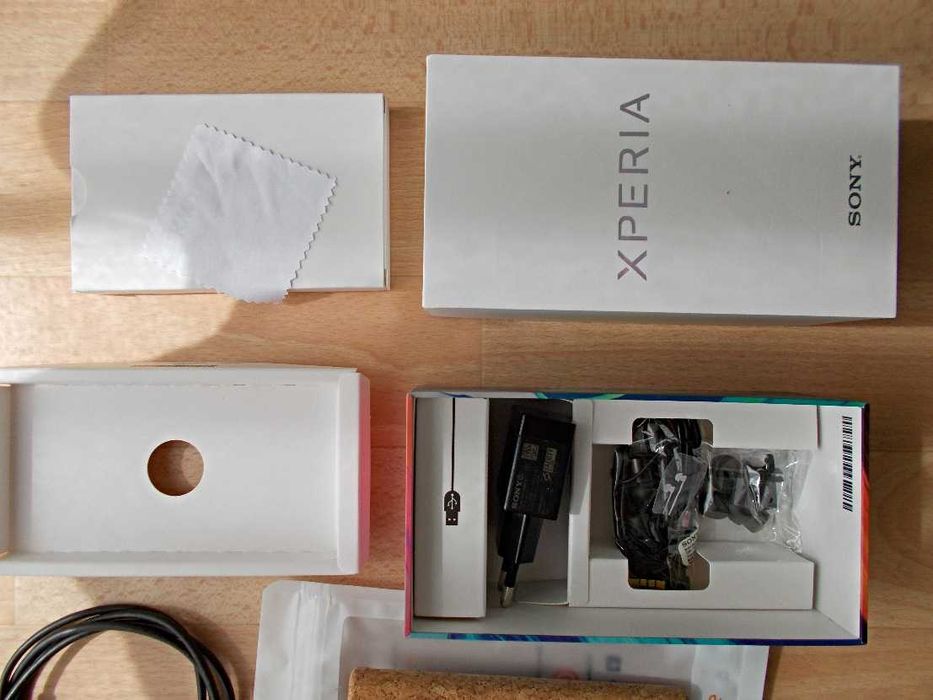 Смартфон Sony Xperia X-compact. Мн. добър