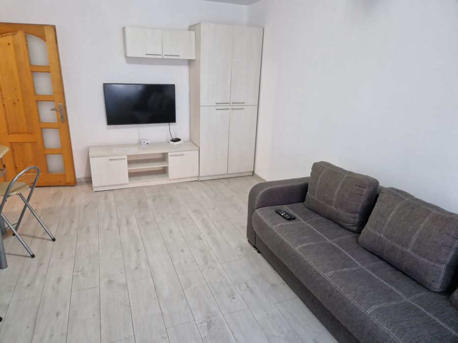 Apartament decomandat, Cornițoiu, Liceul  Bibescu  (Restaurant Olimp)