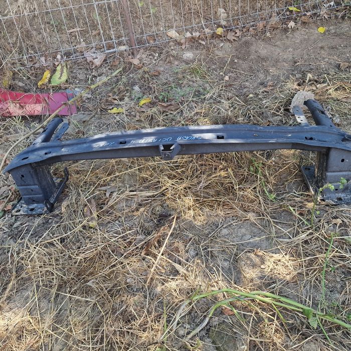 Skoda Octavia 4  2020 греда предна броня