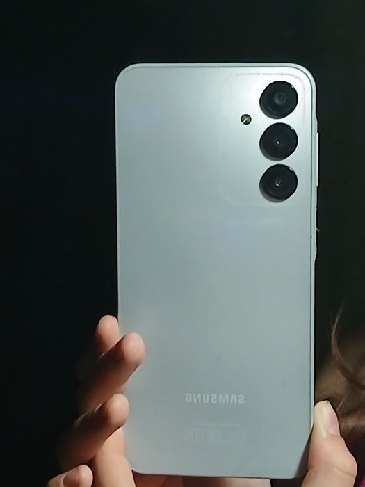 Samsung Galaxy A16  скоро год ему