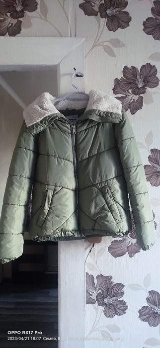 Продам детскую куртку