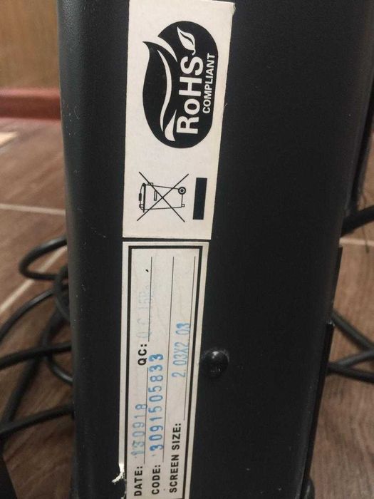 Экран моторизованный Deluxe 203х203 мм для видеопроекторов