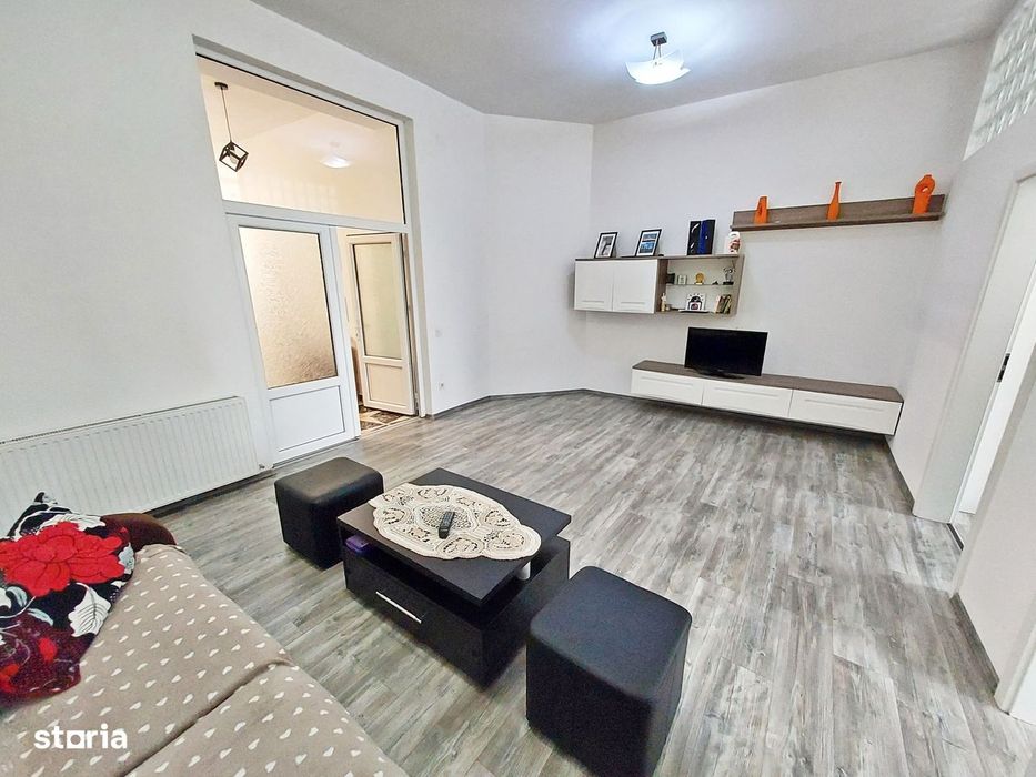 Apartament 3 camere, boxa, pod, parcare, Centru,  zona B-dul Eroilor