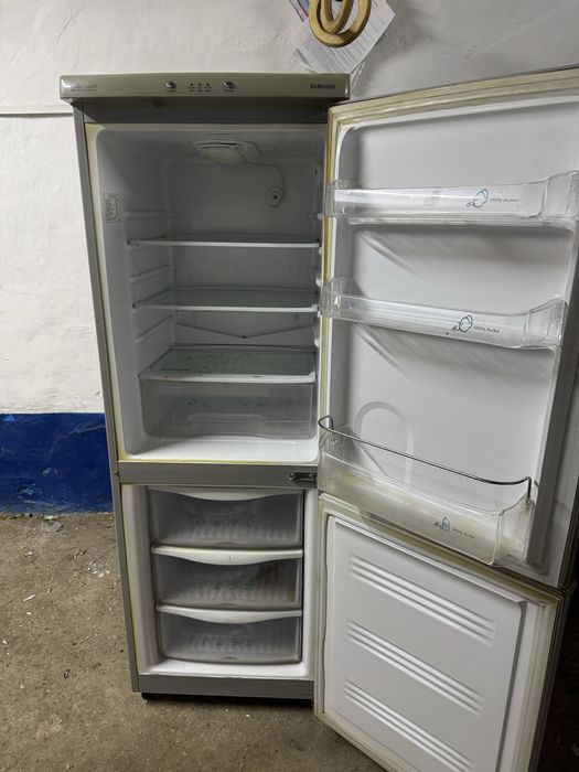 Продам холодильник