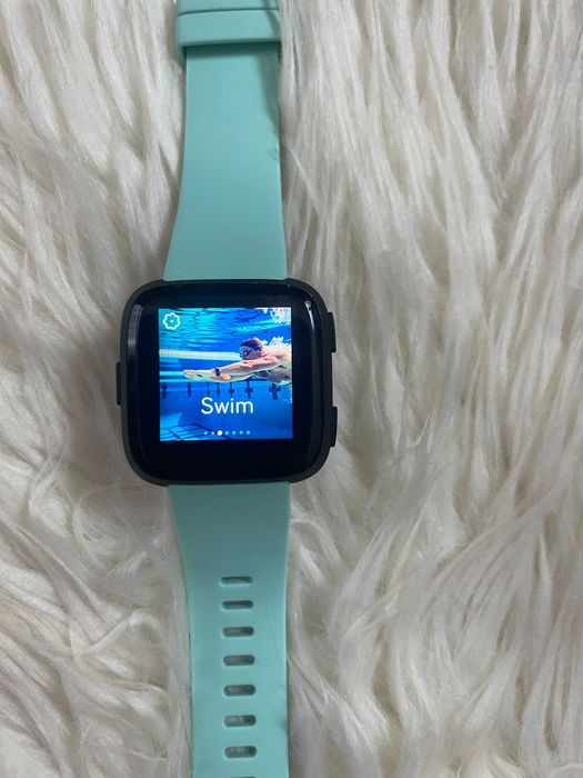 Ceas smartwatch Fitbit Versa  Negru