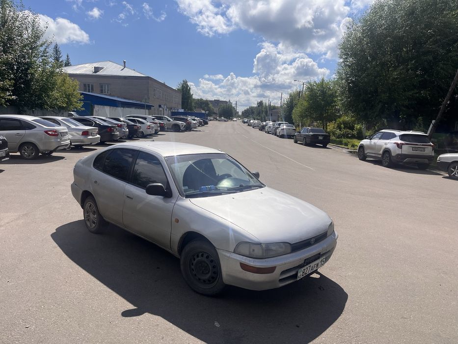 Машина Toyota Corolla