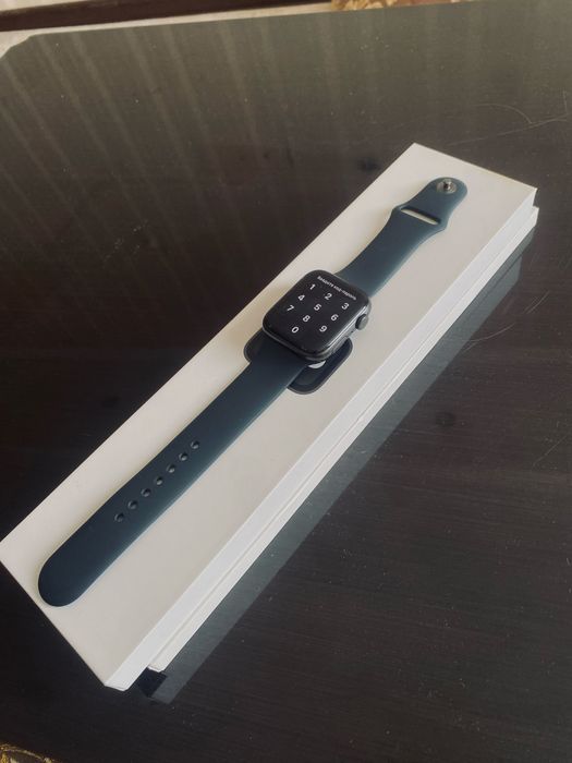 apple watch se 44mm продам