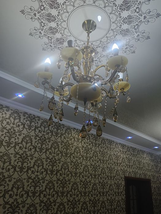 Люстра залға немесе холға