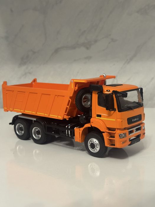 Масштабная модель,1:43 KAMAZ-65802;87(S5)