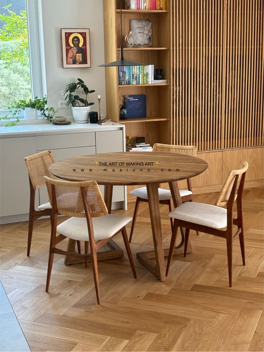 Трапезна маса от естествено дърво