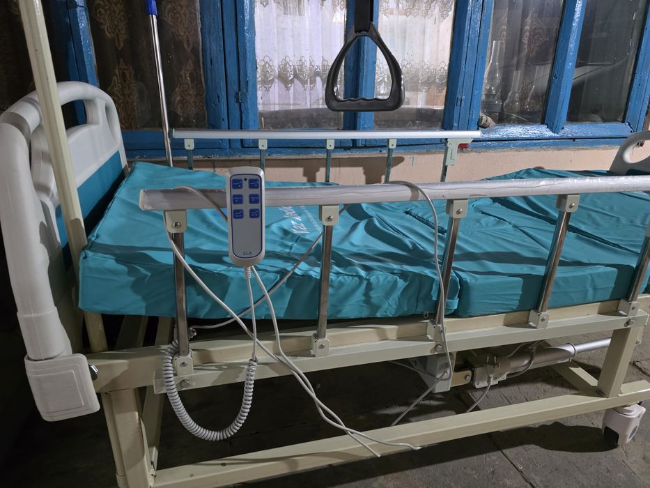 Медицинская кровать