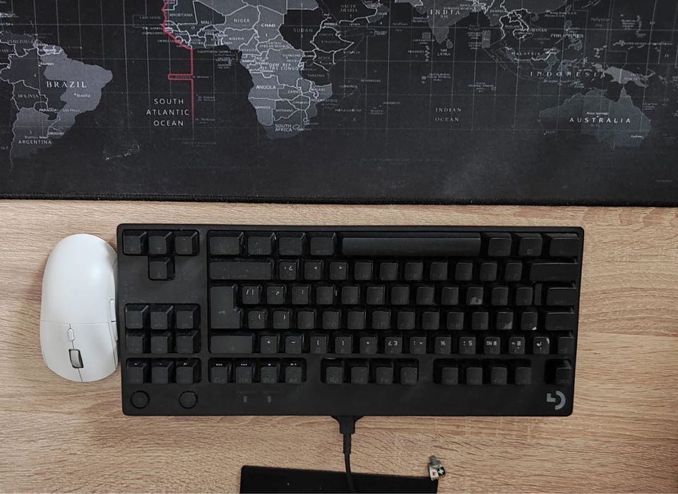 Клавиатура Logitech g pro. Мышь в подарок