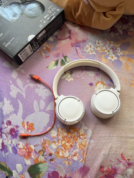 Наушники JBL 520BT