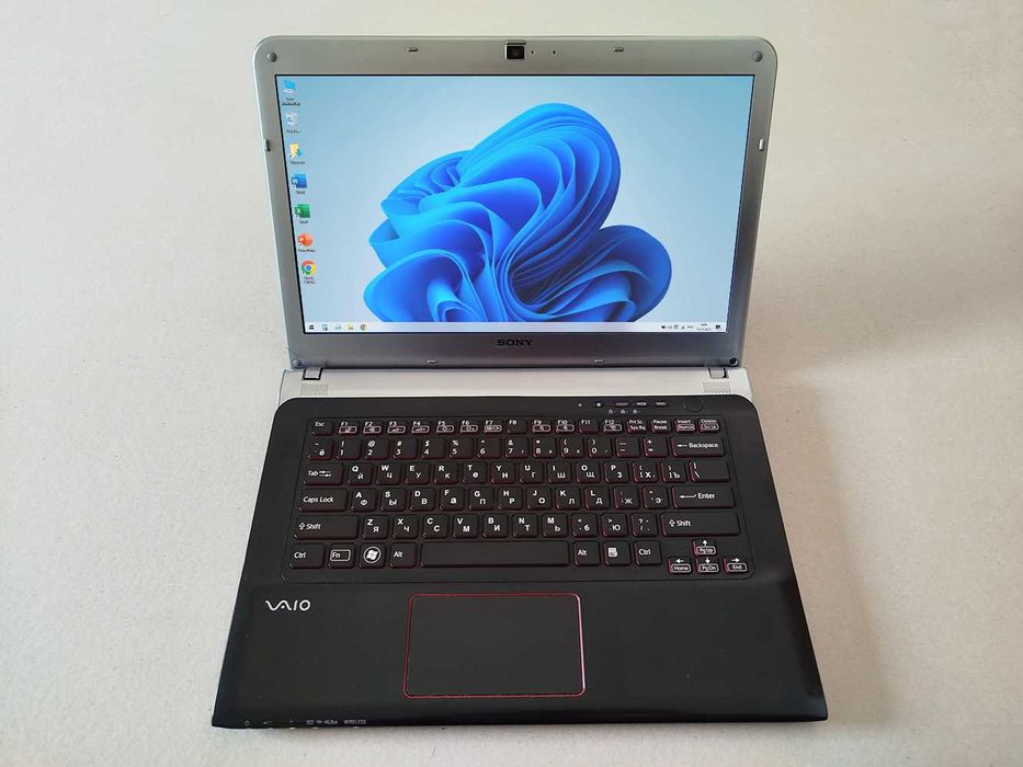 Ноутбук Sony intel Core i5 2450M 4 потока 2.5 Ghz, 4 GB RAM 500 GB HDD