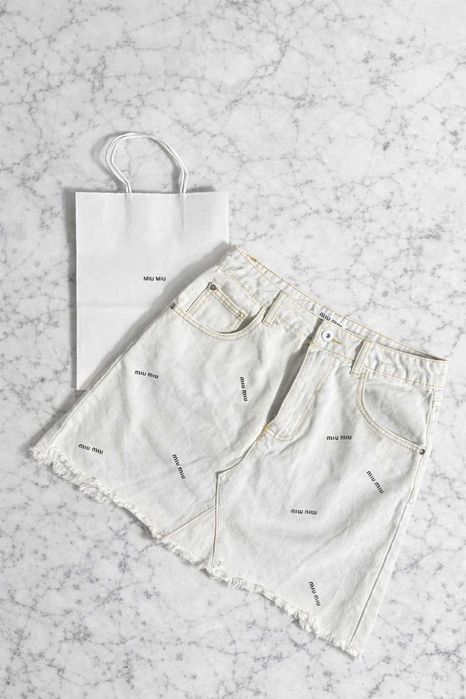 светла дънкова пола с ресни и висока талия нова с торба миу miu