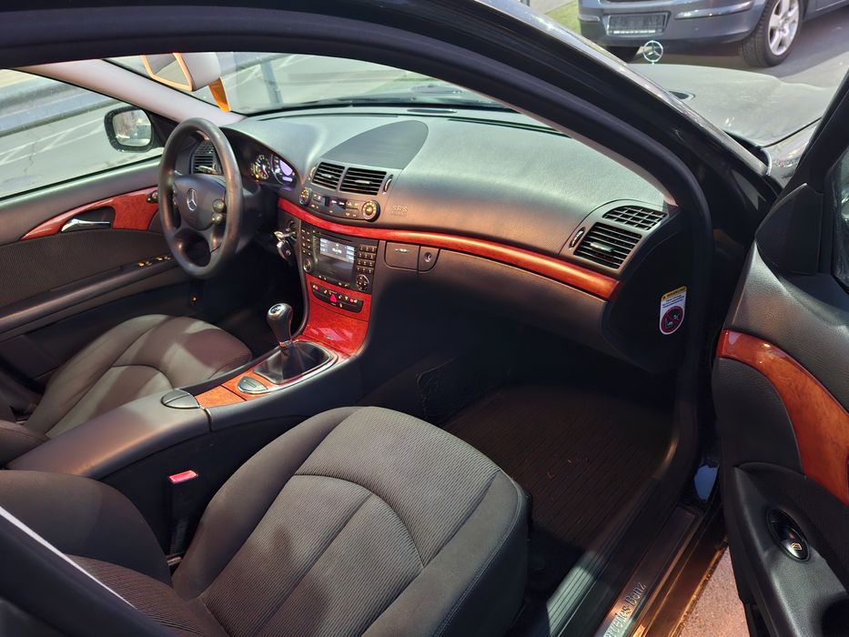 Mercedes benz e200 *w211 facelift * Germania.