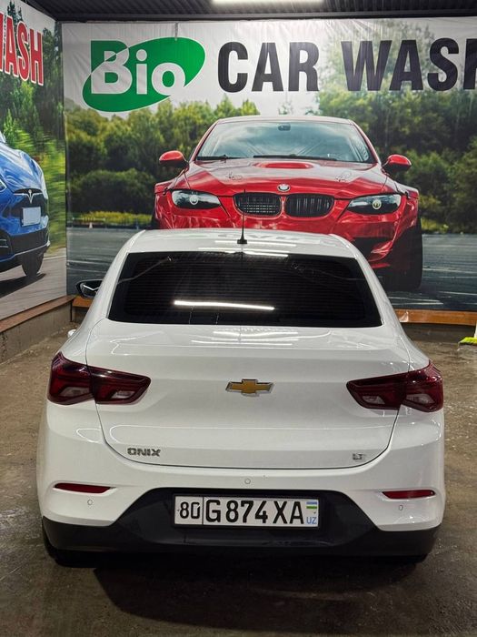 оникс  2 пазитсия пробег 12.000 наварот танивофка чехол полик