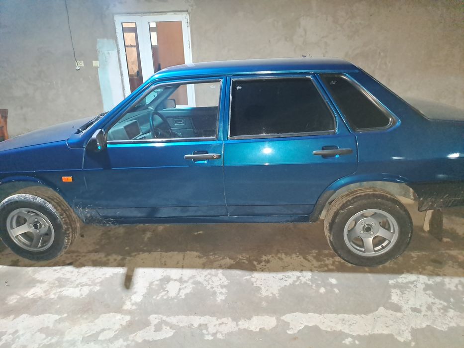 Vaz 21099 sedan.