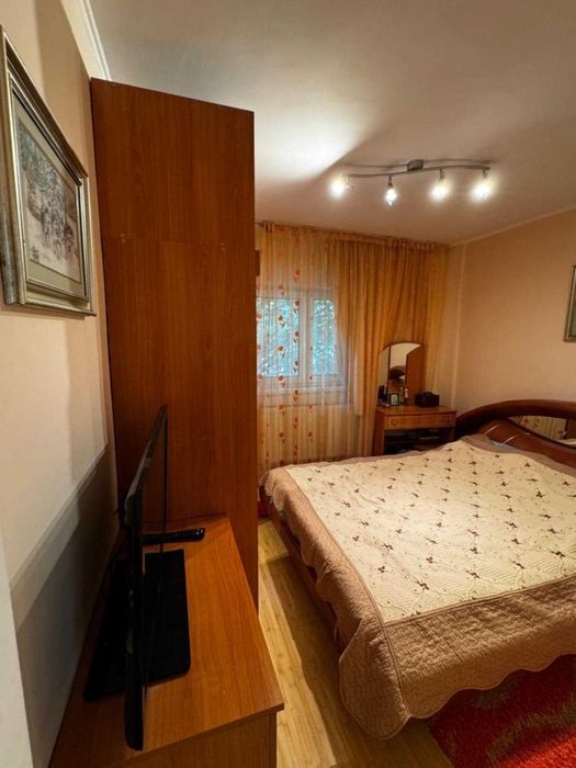 Apartament decomandat cu 3 camere