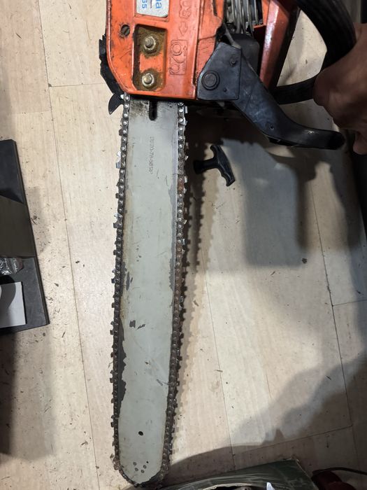 бензинова резачка за дърва за части или ремонт