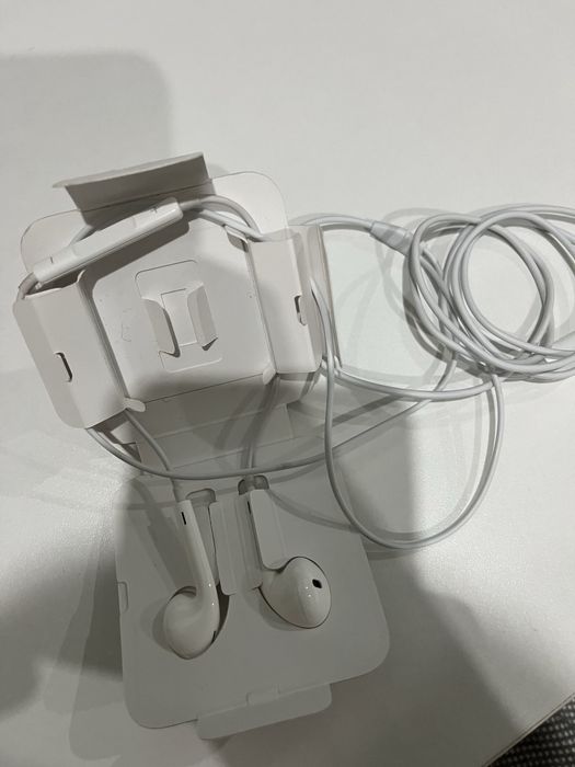 Продам наушники проводные apple