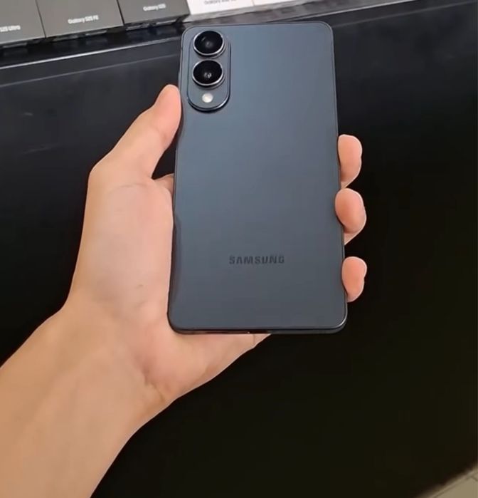 Samsung S25 Edge • NOU • 256 GB • 12 RAM • Garantie • 100% Bateria