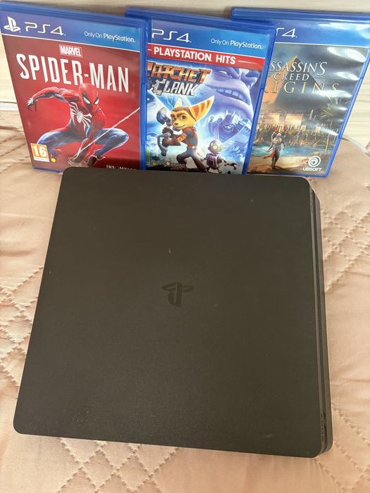PlayStation 4 slim