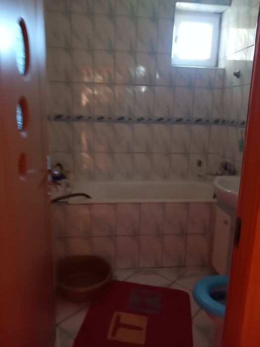Vând apartament.