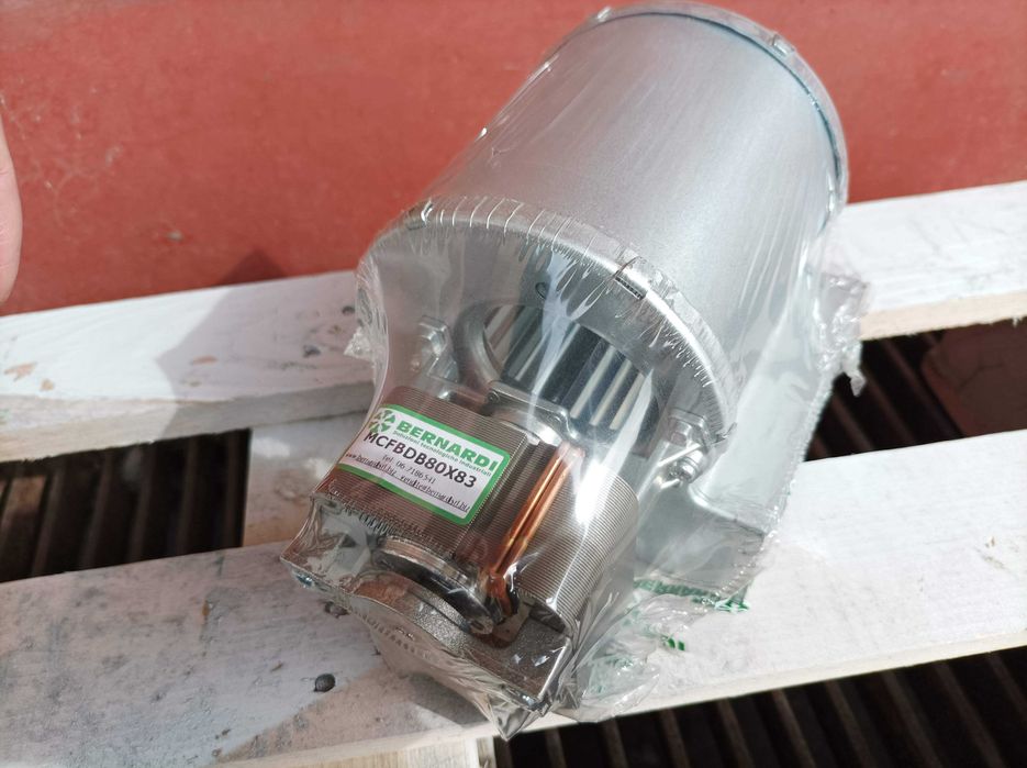 Вентилатор за пелетна печка двойносмучещ Fergas 258 m3/h Qmax