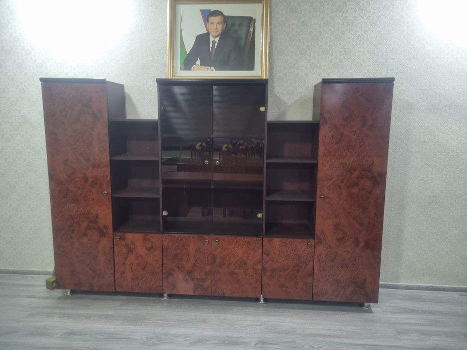 Offis uchun mebel