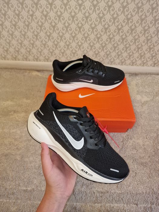 Кроссовки и кеды Adidas,Nike.