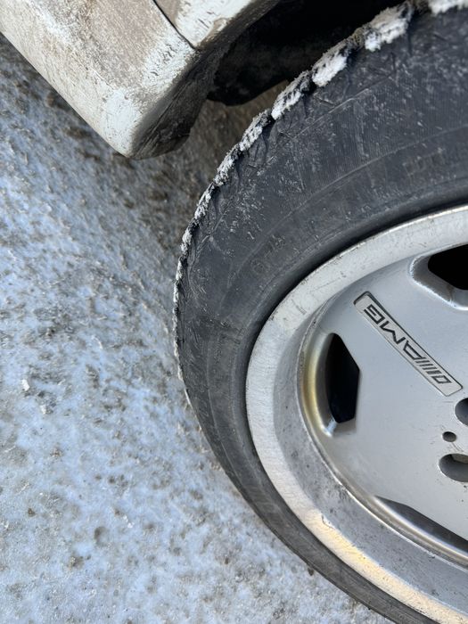 Пара зимней резины шипы 205/55/16