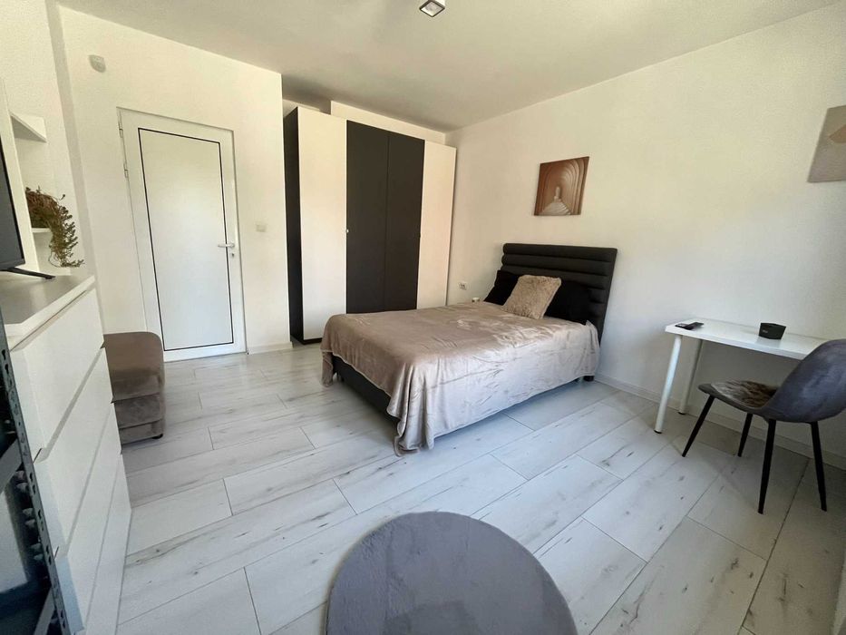 Тристаен апартамент в Манастирски ливади на ул.Иван Сусанин и гараж