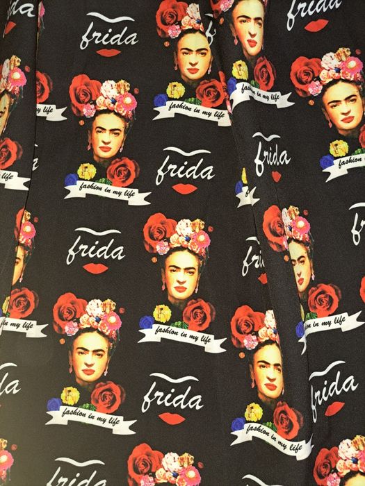 Пола с принт Фрида Кало