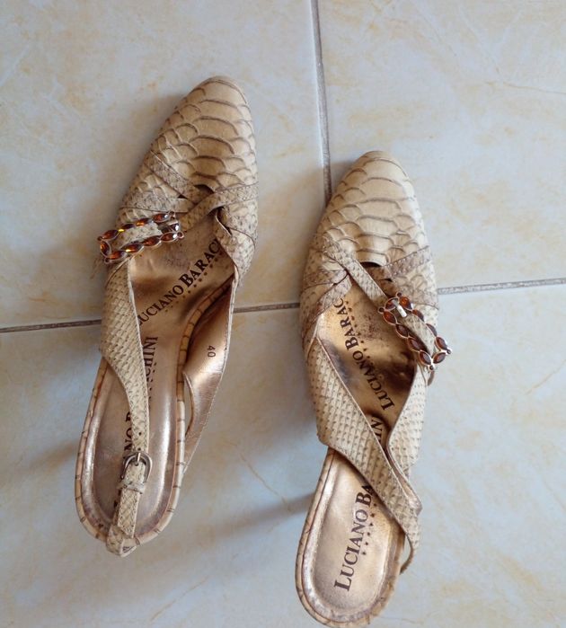 Продам босоножки